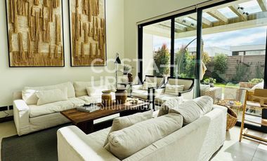 Moderna casa en Pinares de Montemar