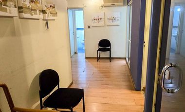 Oficina 120 m2 frente del Patio Olmos! 6 box individ. 2 oficinas exclusivas y 1 sala de reunión