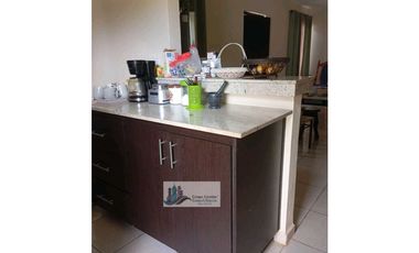 ALQUILER DE CASA EN LAS LOMAS SEMI AMOBLADA