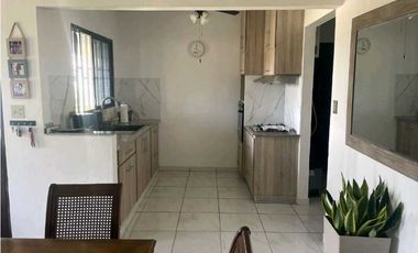 VENTA DE CASA EN BOQUETE.   DE 1,000 METROS COMPLETAMENTE CERCADA