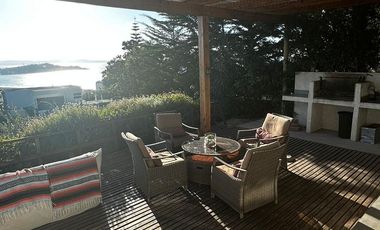 PUERTO VELERO: Casa de temporada. Linda vista. 9 personas.