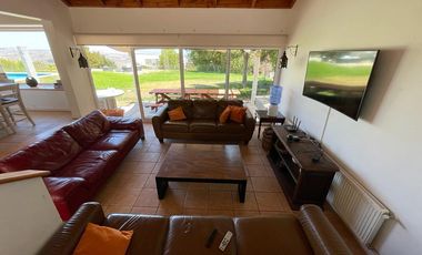 PUERTO VELERO: CASA TEMPORADA 10/12 PSNAS. QUINCHO Y PISCINA