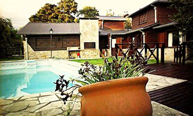 VENTA CASA 2 CABAÑAS PILETA QUINCHO SIERRA PADRES
