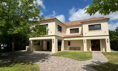 Casa Barrio El Encuentro Alquiler Anual