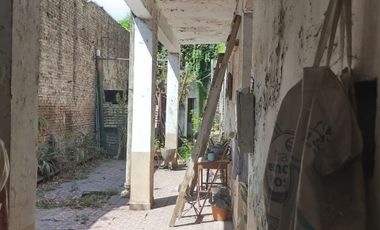 VENTA CASA A RECICLAR EN CABALLITO NORTE