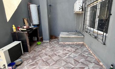 Casa con Pileta y Parque en Burzaco
