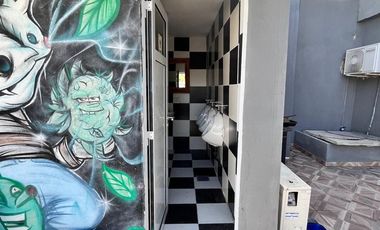 Casa con Pileta y Parque en Burzaco