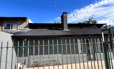 Casa con Pileta y Parque en Burzaco