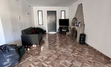 Casa con Pileta y Parque en Burzaco
