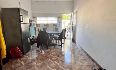 Casa con Pileta y Parque en Burzaco