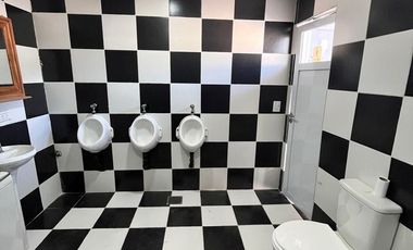 Casa con Pileta y Parque en Burzaco