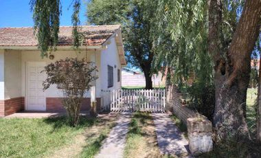 Casa en venta con amplio jardín