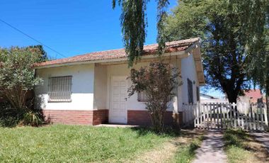 Casa en venta con amplio jardín