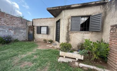 VENTA CASA 2 DORMITORIOS COCHERA
