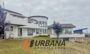 EXCLUSIVA CASA CON VISTA PANORÁMICA A LA HERRADURA