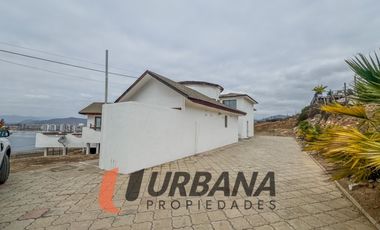 EXCLUSIVA CASA CON VISTA PANORÁMICA A LA HERRADURA