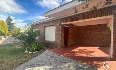 Alquiler - Casa barrio Balneario,  Villa de Merlo.