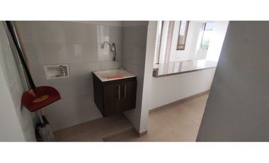 Apartamento de 87 M2 en 370 mill en La Mesa Cund, COL linda vista.