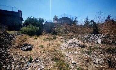 Buen terreno con servicios, semiplano y listo para construir