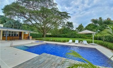 Maat Vende Casa  en Condominio-Villeta 2.697m2 $1.590Millones