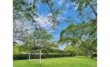Maat Vende Casa  en Condominio-Villeta 2.697m2 $1.590Millones