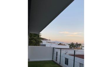 Casa Moderna En Renta En Lomas De Angelópolis Cluster 10 10 10