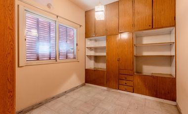 Venta Casa 3 ambientes San Justo - garage patio y terraza