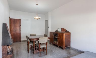 Venta Casa 3 ambientes San Justo - garage patio y terraza