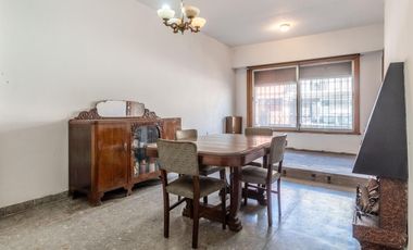 Venta Casa 3 ambientes San Justo - garage patio y terraza