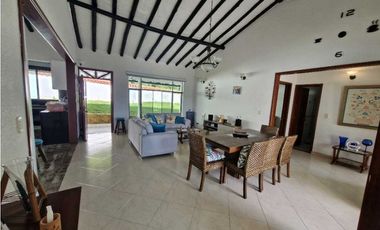 En Venta Casa Campestre 1.000 m2 en Conjunto, La Mesa Cund.