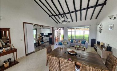 En Venta Casa Campestre 1.000 m2 en Conjunto, La Mesa Cund.