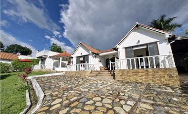 En Venta Casa Campestre 1.000 m2 en Conjunto, La Mesa Cund.
