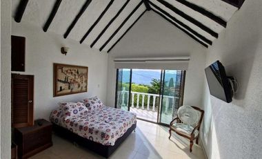 En Venta Casa Campestre 1.000 m2 en Conjunto, La Mesa Cund.