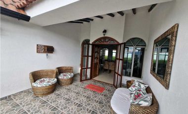 En Venta Casa Campestre 1.000 m2 en Conjunto, La Mesa Cund.