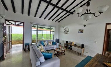 En Venta Casa Campestre 1.000 m2 en Conjunto, La Mesa Cund.