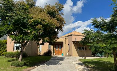 APTO CREDITO - Casa en  venta Barrio Santa Teresa - Villanueva