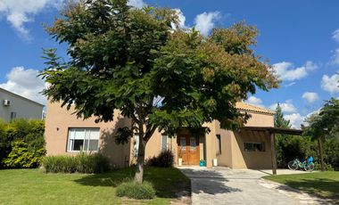 APTO CREDITO - Casa en  venta Barrio Santa Teresa - Villanueva