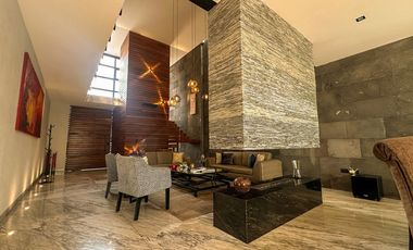 Venta de Exclusiva Residencia amueblada en Residencial San Ángel