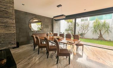 Venta de Exclusiva Residencia amueblada en Residencial San Ángel