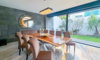 Venta de Exclusiva Residencia amueblada en Residencial San Ángel
