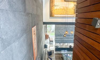 Venta de Exclusiva Residencia amueblada en Residencial San Ángel