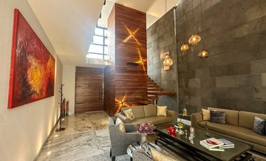 Venta de Exclusiva Residencia amueblada en Residencial San Ángel