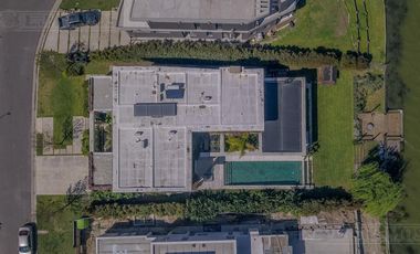 Casa en  venta al lago en Virazon de 4 dormitorios en suite