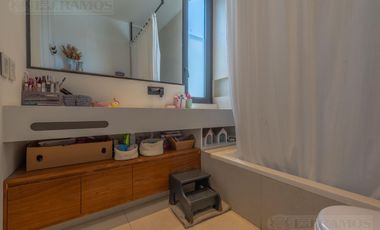 Casa en  venta al lago en Virazon de 4 dormitorios en suite
