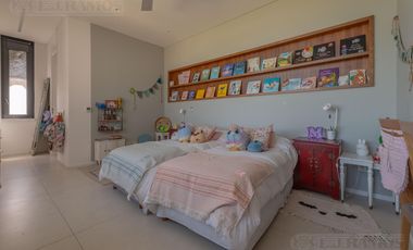 Casa en  venta al lago en Virazon de 4 dormitorios en suite