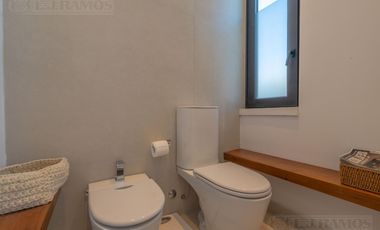 Casa en  venta al lago en Virazon de 4 dormitorios en suite