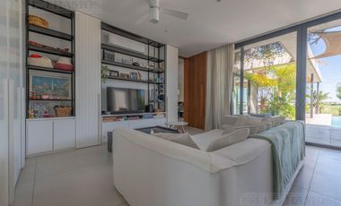 Casa en  venta al lago en Virazon de 4 dormitorios en suite