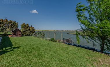 Casa en  venta al lago en Virazon de 4 dormitorios en suite