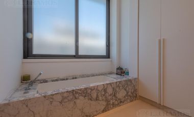 Casa en  venta al lago en Virazon de 4 dormitorios en suite