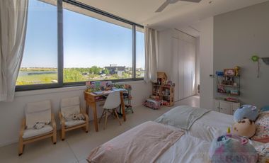 Casa en  venta al lago en Virazon de 4 dormitorios en suite